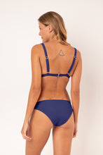 Carregar imagem no visualizador da galeria, Model Back: Rio De Sol Calcinha Bottom Touch-Marinho Essential-Comfy