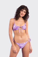 Carregar imagem no visualizador da galeria, Model Front: Rio De Sol Calcinha Bottom Trail-Purple Ibiza-Comfy