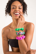 Carregar imagem no visualizador da galeria, Image 04: Rio De Sol Xuxinha (Acessório De Cabelo) Dots-Energy Scrunchie