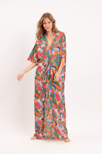 Carregar imagem no visualizador da galeria, Model Front: Rio De Sol Vestido De Praia Jungle Long Dress