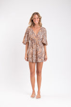 Carregar imagem no visualizador da galeria, Model Front: Rio De Sol Mini Dress Leopard Mini Dress