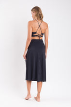 Carregar imagem no visualizador da galeria, Model Back: Rio De Sol Saia Nero Long-Skirt-Knot