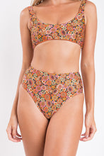 Carregar imagem no visualizador da galeria, Image 12: Rio De Sol Set Set Bouquet Bliss Hotpants