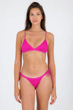 Carregar imagem no visualizador da galeria, Model Front: Rio De Sol Set Set Cotele-Amaranto Tri-Fixo Rio