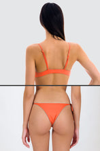 Carregar imagem no visualizador da galeria, Model Back: Rio De Sol Set Set Light-Peach Mila Ibiza