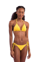 Carregar imagem no visualizador da galeria, Model Front: Rio De Sol Set Set Malibu-Yellow Tri-Inv Cheeky-Tie