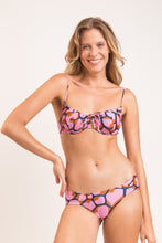 Carregar imagem no visualizador da galeria, Model Front: Rio De Sol Soutien Top Amore-Pink Balconet-Tie