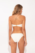 Carregar imagem no visualizador da galeria, Model Back: Rio De Sol Soutien Top Junco-Offwhite Sara