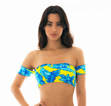 Carregar imagem no visualizador da galeria, Model Front: Rio De Sol Soutien Top Palmeira Azul Off Shoulder