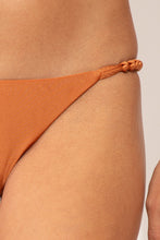 Carregar imagem no visualizador da galeria, Image 06: Rio De Sol Calcinha Bottom Shimmer-Nocciola Cheeky-Noa
