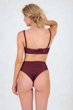 Carregar imagem no visualizador da galeria, Model Back: Rio De Sol Calcinha Bottom Barolo Hotpants
