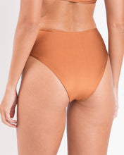 Carregar imagem no visualizador da galeria, Image 05: Rio De Sol Calcinha Bottom Nocciola Hotpants
