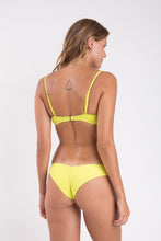 Carregar imagem no visualizador da galeria, Model Back: Rio De Sol Soutien Top Citrico Bandeau-Crispy
