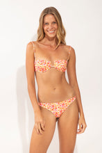 Carregar imagem no visualizador da galeria, Model Front: Rio De Sol Soutien Top Ditsy-Butter Juliette
