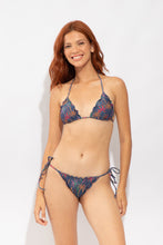 Carregar imagem no visualizador da galeria, Model Front: Rio De Sol Calcinha Bottom Coqueiro Frufru
