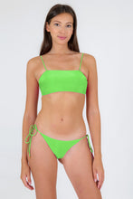 Carregar imagem no visualizador da galeria, Model Front: Rio De Sol Set Set Lemon Bandeau-Reto Ibiza-Comfy
