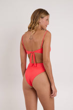Carregar imagem no visualizador da galeria, Model Back: Rio De Sol Set Set Malibu-Folia Bandeau-Iris Highwaist-Spin-Iris
