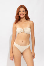 Carregar imagem no visualizador da galeria, Model Front: Rio De Sol Calcinha Bottom Solar-Off Essential-Comfy

