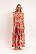 Carregar imagem no visualizador da galeria, Model Front: Rio De Sol Vestido De Praia Sea-Bloom Long Dress Chiara
