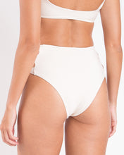 Carregar imagem no visualizador da galeria, Image 05: Rio De Sol Calcinha Bottom Malibu-Natural Highwaist-Spin

