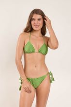 Carregar imagem no visualizador da galeria, Model Front: Rio De Sol Soutien Top Shimmer-Botanica Frufru
