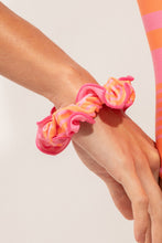 Carregar imagem no visualizador da galeria, Image 04: Rio De Sol Xuxinha (Acessório De Cabelo) Solea Scrunchie
