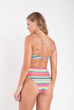 Carregar imagem no visualizador da galeria, Model Back: Rio De Sol Set Set Supercolor Bandeau-Joy Highwaist-Spin
