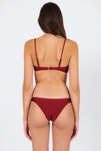 Carregar imagem no visualizador da galeria, Model Back: Rio De Sol Calcinha Bottom Shimmer-Divino Essential
