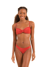 Carregar imagem no visualizador da galeria, Model Front: Rio De Sol Set Set Malibu-Chili Balconet Essential-Comfy
