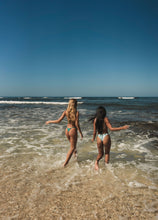 Carregar imagem no visualizador da galeria, Image 06: Wednesday In Hawaii By Rio De Sol Calcinha Bottom Valley Isla
