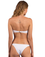 Carregar imagem no visualizador da galeria, Image 07: Rio De Sol Set Set Bora-White Bandeau-Joy Leblon
