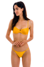 Carregar imagem no visualizador da galeria, Model Front: Rio De Sol Set Set Eden-Pequi Balconet Cheeky-Fixa
