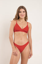 Carregar imagem no visualizador da galeria, Model Front: Rio De Sol Calcinha Bottom Shimmer-Liquor Essential-Comfy
