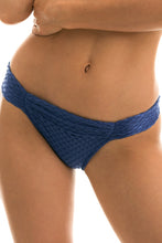 Carregar imagem no visualizador da galeria, Gallery: Rio De Sol Calcinha Bottom Kiwanda Denim Bandeau

