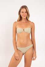 Carregar imagem no visualizador da galeria, Model Front: Rio De Sol Soutien Top Brisa-Pistache Juliette
