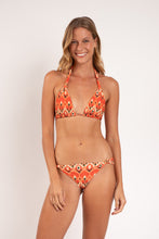 Carregar imagem no visualizador da galeria, Model Front: Rio De Sol Calcinha Bottom Maracai Mel
