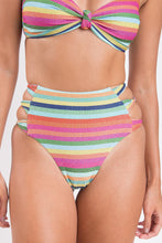 Carregar imagem no visualizador da galeria, Image 09: Rio De Sol Set Set Supercolor Bandeau-Joy Highwaist-Spin
