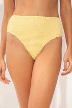 Carregar imagem no visualizador da galeria, Gallery: Rio De Sol Calcinha Bottom Drift-Butterglow Hotpants
