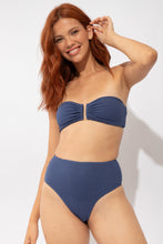 Carregar imagem no visualizador da galeria, Image 07: Rio De Sol Calcinha Bottom Carmel-Blue Hotpants
