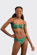 Carregar imagem no visualizador da galeria, Model Front: Rio De Sol Soutien Top Wilds Balconet

