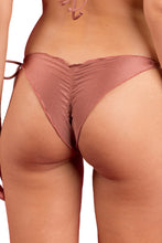 Carregar imagem no visualizador da galeria, Image 07: Rio De Sol Calcinha Bottom Shimmer-Copper Frufru

