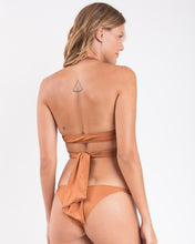 Carregar imagem no visualizador da galeria, Image 05: Rio De Sol Set Set Nocciola Dune Cheeky-Fixa
