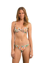 Carregar imagem no visualizador da galeria, Model Front: Rio De Sol Set Set Boho Bandeau-Joy Leblon
