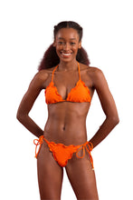 Carregar imagem no visualizador da galeria, Model Front: Rio De Sol Calcinha Bottom Dots-Orange Frufru-Fio

