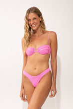 Carregar imagem no visualizador da galeria, Model Front: Rio De Sol Set Set Crespinho-Rosa Zaya Nara
