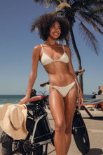 Carregar imagem no visualizador da galeria, Image 11: Rio De Sol Calcinha Bottom Brisa-Offwhite Lacinho
