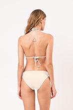 Carregar imagem no visualizador da galeria, Model Back: Rio De Sol Calcinha Bottom Touch-Natural Essential-Comfy
