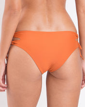 Carregar imagem no visualizador da galeria, Image 05: Rio De Sol Calcinha Bottom Ocre Madrid
