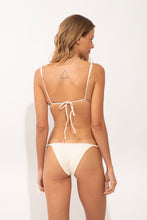 Carregar imagem no visualizador da galeria, Model Back: Rio De Sol Set Set Malibu-Natural Lia-Noa Essential-Noa
