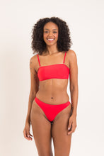 Carregar imagem no visualizador da galeria, Model Front: Rio De Sol Set Set Rouge Bandeau-Reto Nice-Fio
